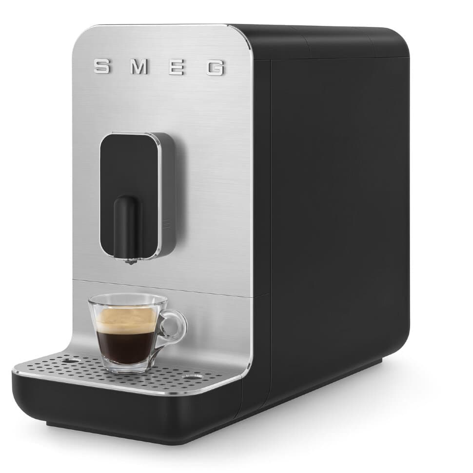 Отдельностоящая кофемашина Smeg BCC01BLMEU