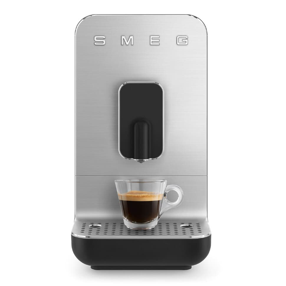 Отдельностоящая кофемашина Smeg BCC01BLMEU