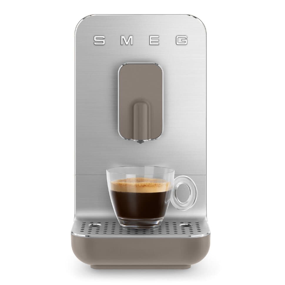 Отдельностоящая кофемашина Smeg BCC01TPMEU